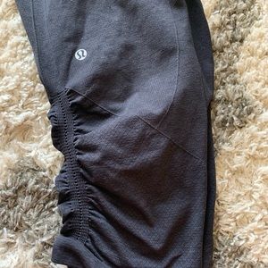 Lululemon in the flow crop dark charcoal size 10